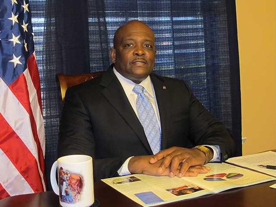 Singletary announces run for mayor 002