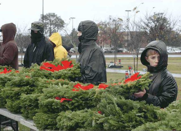 1205-Wreaths-Walk