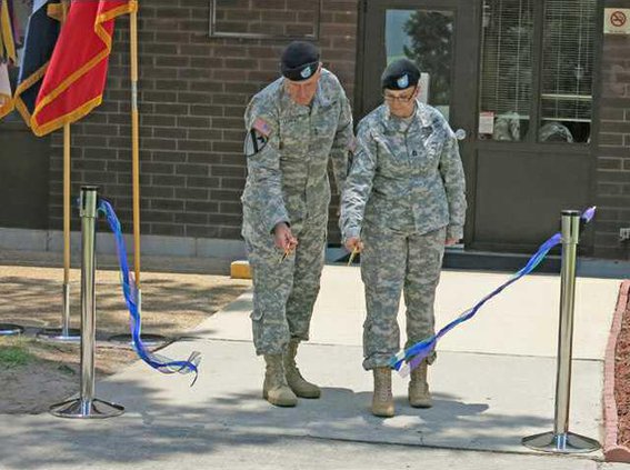 MG Murray Sfc. Natalie Lewis DIV SHARP
