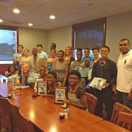 2 For Sun 6-1 Tide Track Tm Holds Banquet