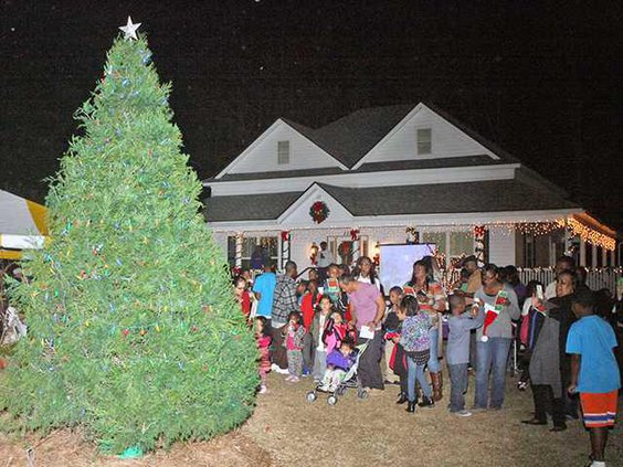 Walthourville tree lighting