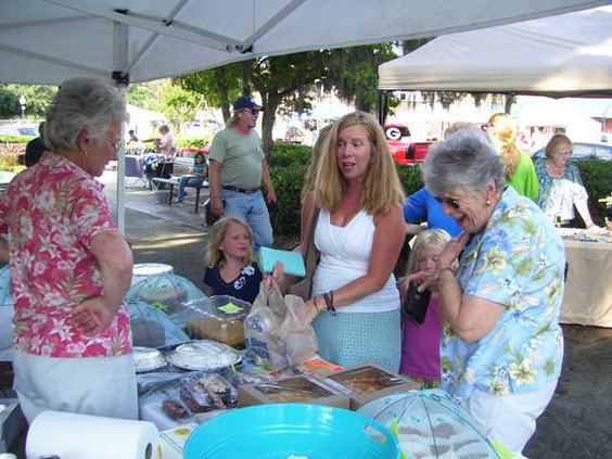 web 0812 Farmers market 3