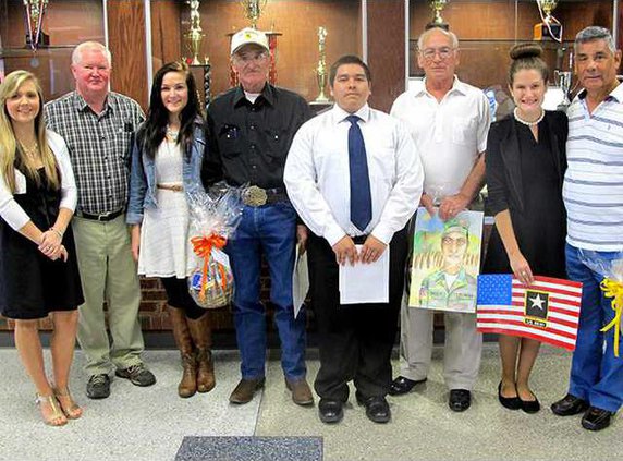 Pic 1 Students and their Vets
